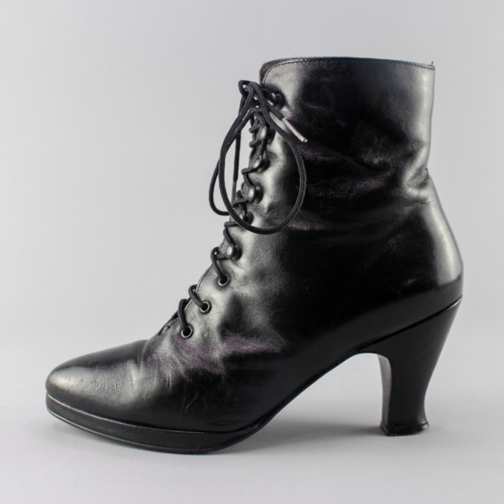 90s Vintage Boots | Granny Boots | Witch Boots